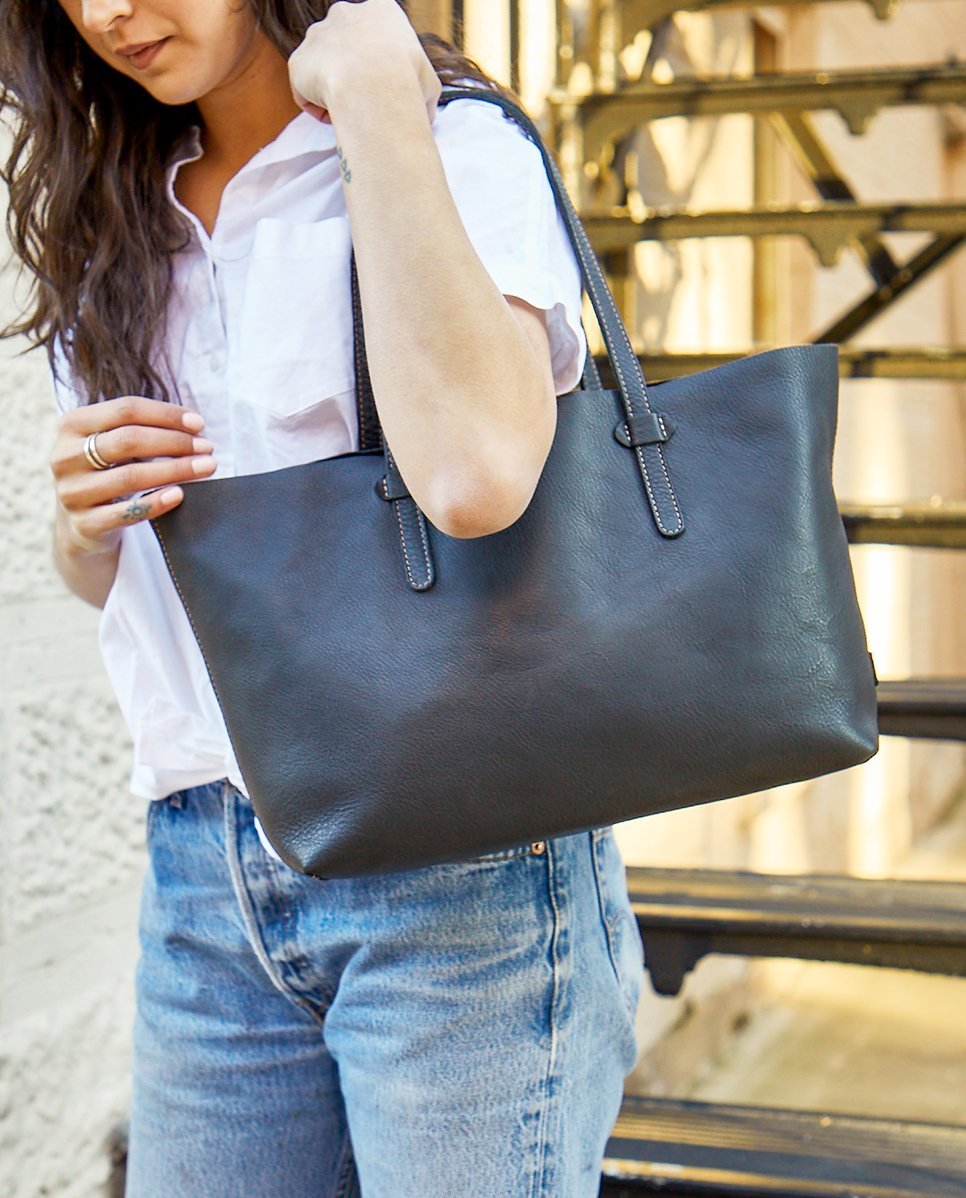 Evie Breezy Easy/West Tote